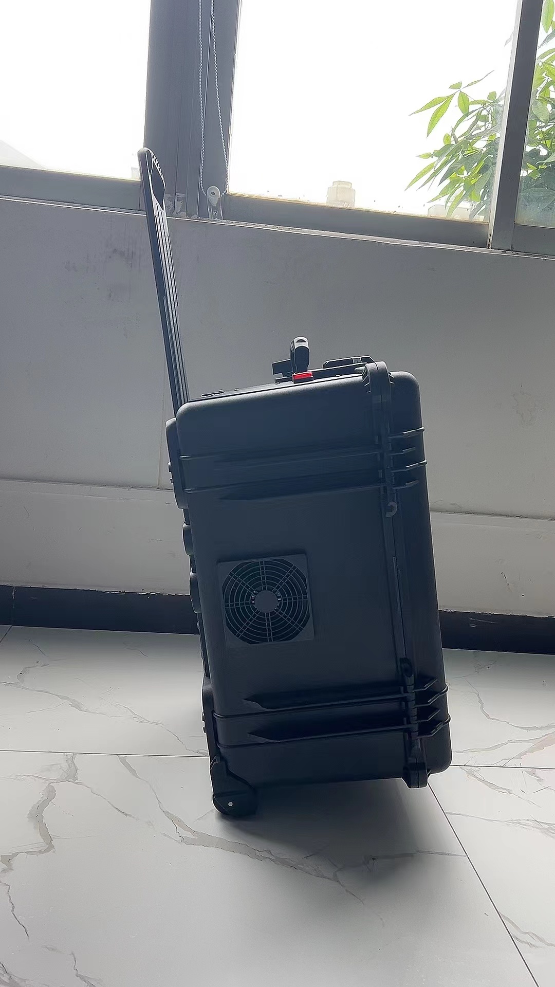 泰宁手拉箱型移动通信干扰器